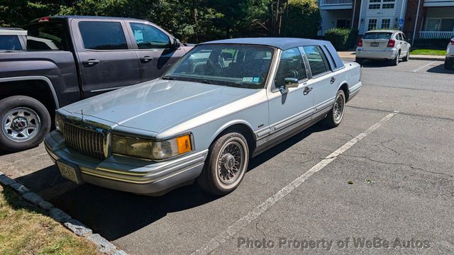 1994 Lincoln Town Car Signature Series For Sale - 22591305 - 0