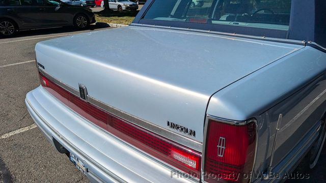 1994 Lincoln Town Car Signature Series For Sale - 22591305 - 16