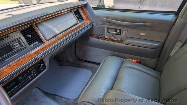 1994 Lincoln Town Car Signature Series For Sale - 22591305 - 20