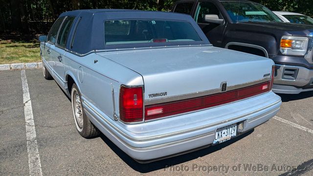 1994 Lincoln Town Car Signature Series For Sale - 22591305 - 3