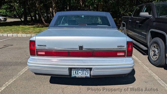 1994 Lincoln Town Car Signature Series For Sale - 22591305 - 8