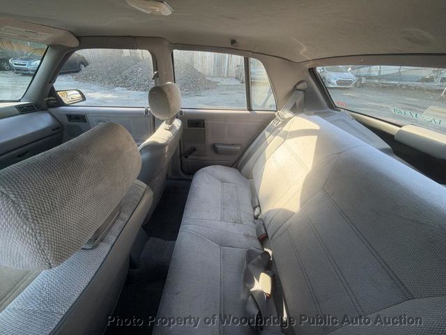 1994 Plymouth Sundance 4dr - 23099689 - 6