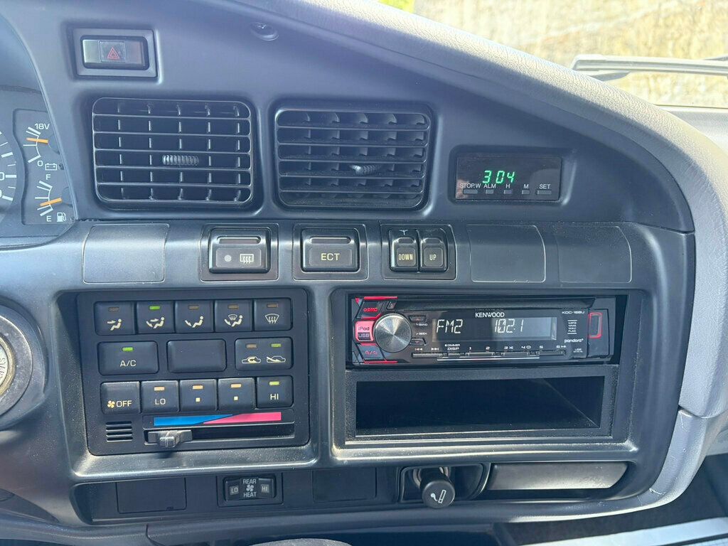 1994 Toyota Land Cruiser 4dr Wagon - 23047106 - 27