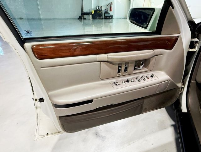 1995 Cadillac Concours 4dr Sedan - 22935607 - 16