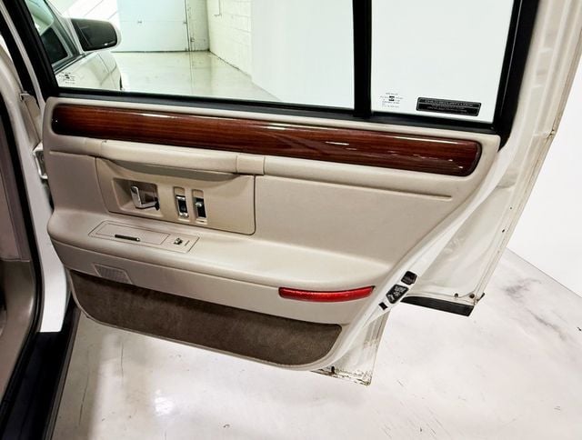 1995 Cadillac Concours 4dr Sedan - 22935607 - 23