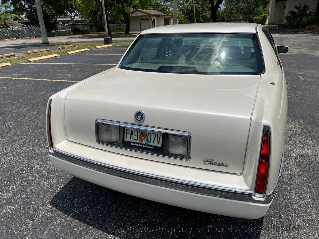 1995 Cadillac DeVille Sedan - 22439061 - 17