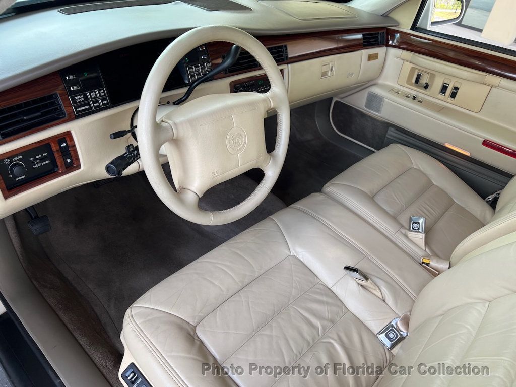 1995 Cadillac DeVille Sedan - 22439061 - 28