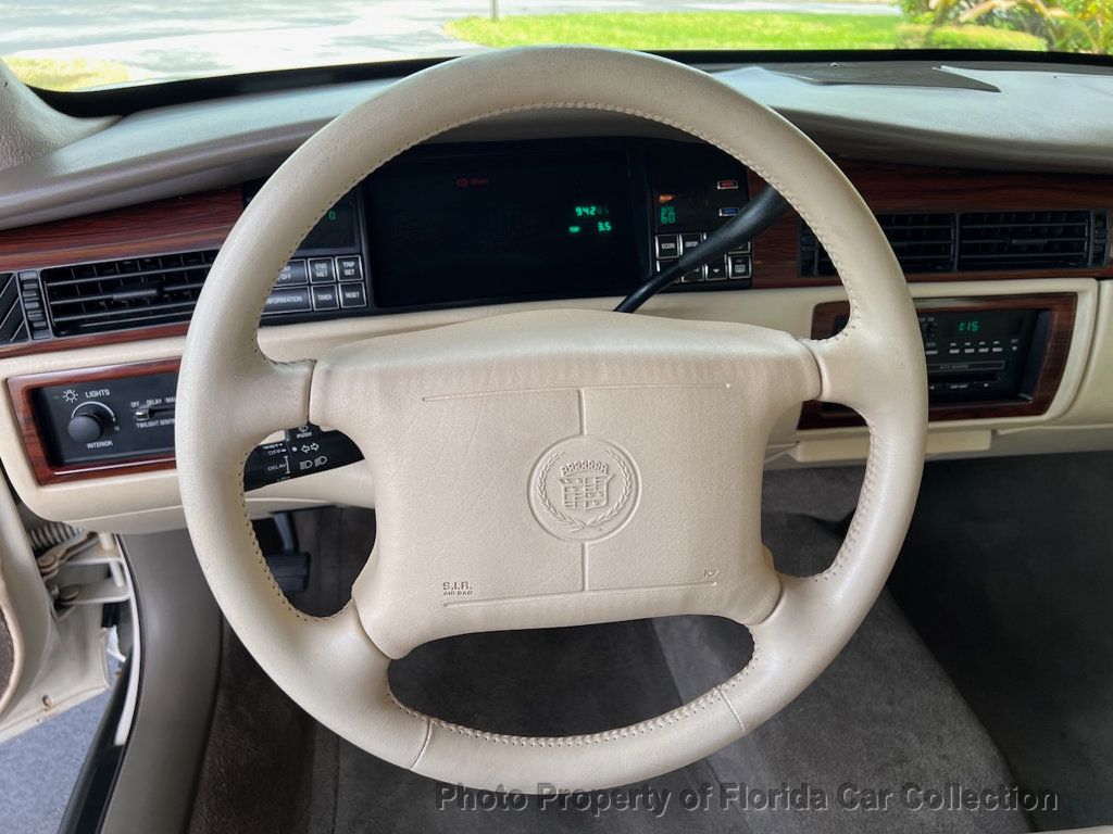 1995 Cadillac DeVille Sedan - 22439061 - 44