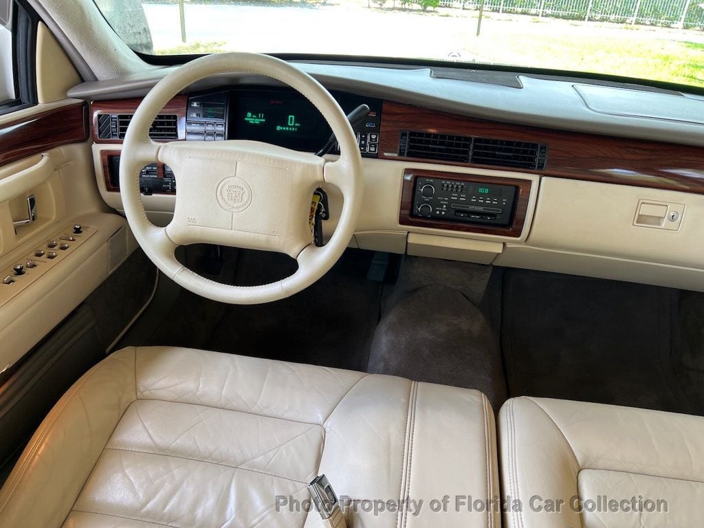 1995 Cadillac DeVille Sedan - 22439061 - 6