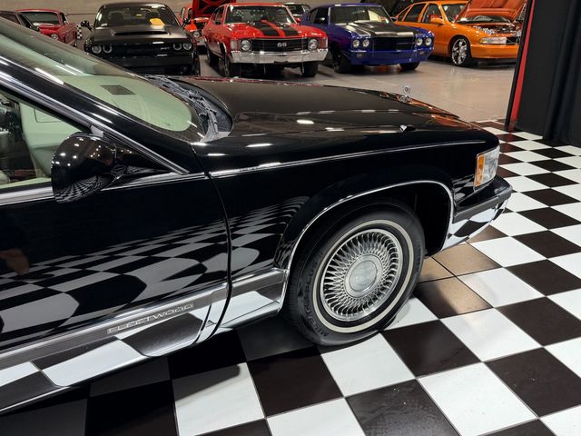 1995 Cadillac Fleetwood 4dr Sedan - 23069286 - 13