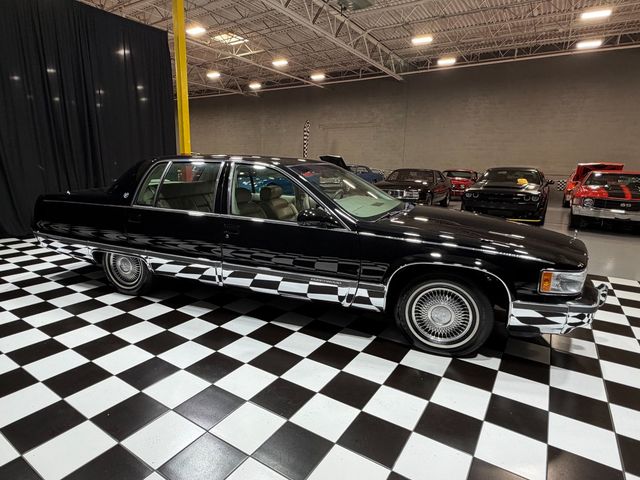 1995 Cadillac Fleetwood 4dr Sedan - 23069286 - 16