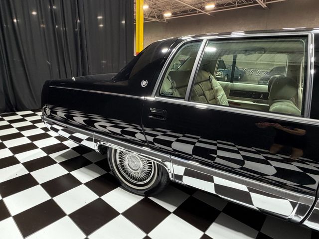 1995 Cadillac Fleetwood 4dr Sedan - 23069286 - 17