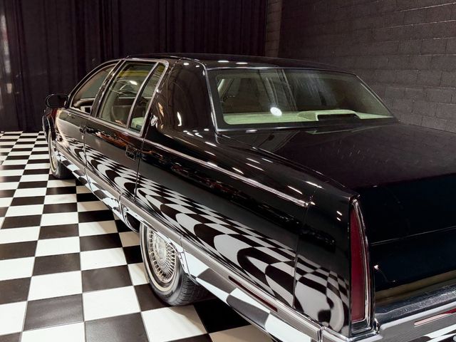 1995 Cadillac Fleetwood 4dr Sedan - 23069286 - 25