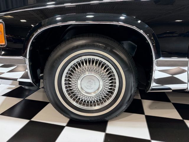 1995 Cadillac Fleetwood 4dr Sedan - 23069286 - 30