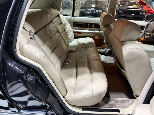 1995 Cadillac Fleetwood 4dr Sedan - 23069286 - 43