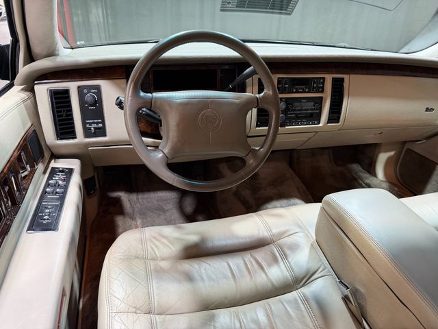 1995 Cadillac Fleetwood 4dr Sedan - 23069286 - 50