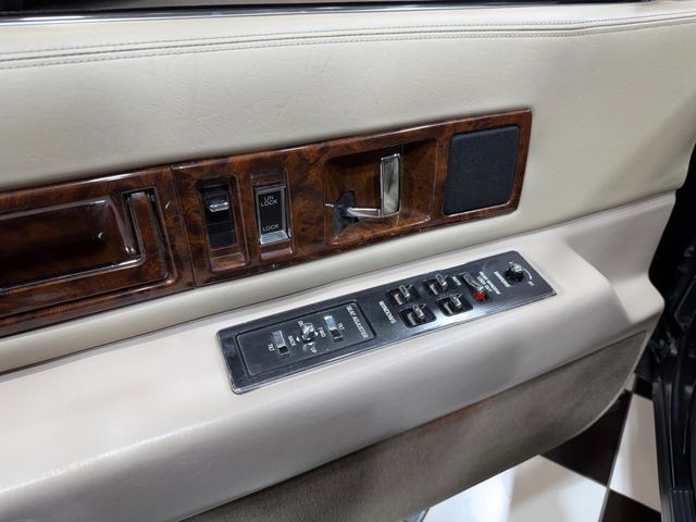 1995 Cadillac Fleetwood 4dr Sedan - 23069286 - 53