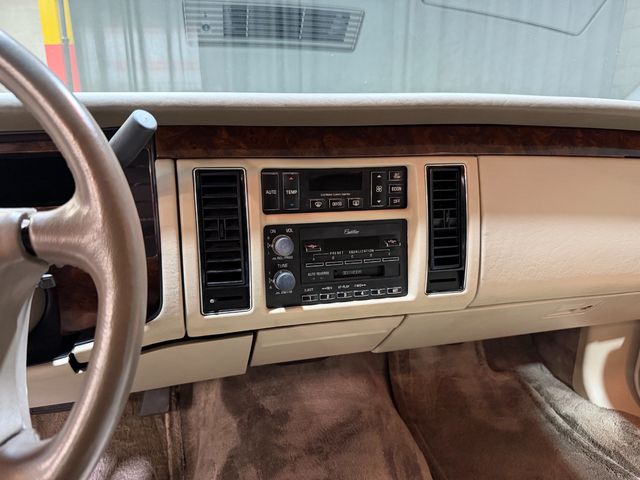 1995 Cadillac Fleetwood 4dr Sedan - 23069286 - 58