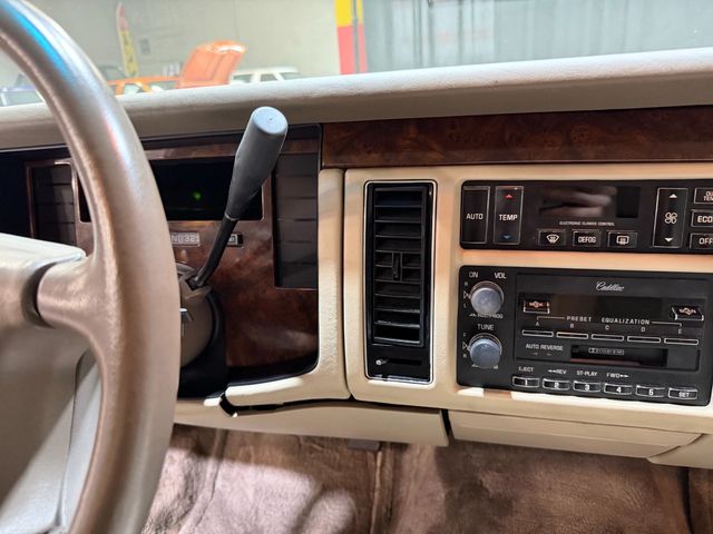1995 Cadillac Fleetwood 4dr Sedan - 23069286 - 60