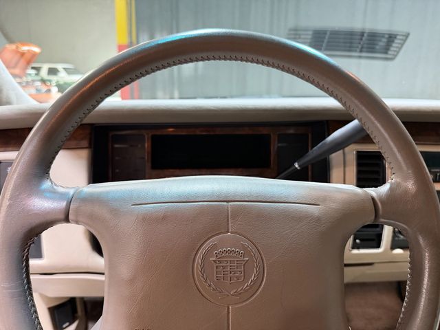1995 Cadillac Fleetwood 4dr Sedan - 23069286 - 62