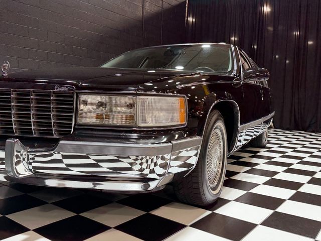1995 Cadillac Fleetwood 4dr Sedan - 23069286 - 7