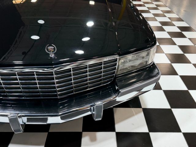 1995 Cadillac Fleetwood 4dr Sedan - 23069286 - 8
