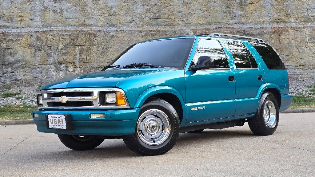 1995 Chevrolet Blazer 4dr LS - 22565553 - 0