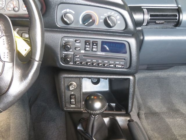 1995 Chevrolet Camaro Z28 6SPEED CONVERTIBLE CANARO LOW LOW MILES EXTAR CLEAN Z28 - 23090695 - 28