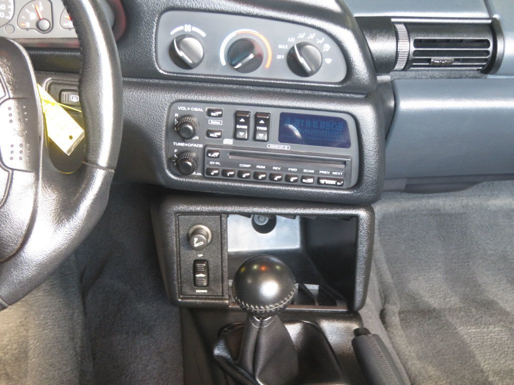 1995 Chevrolet Camaro Z28 6SPEED CONVERTIBLE CANARO LOW LOW MILES EXTRA CLEAN Z28 - 23090695 - 28