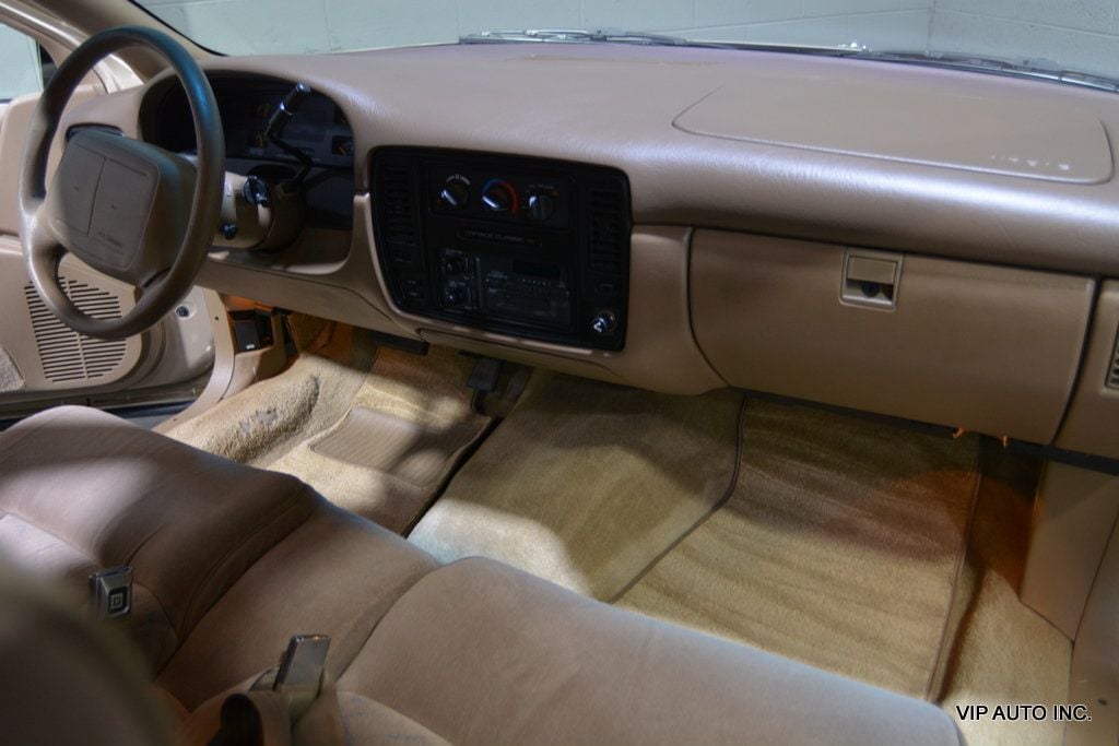 1995 Chevrolet Caprice Classic 4dr Sedan - 22192178 - 23