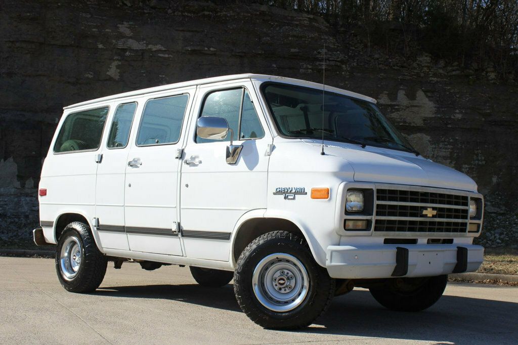 1995 Chevrolet Chevy Van G10 110" WB - 22760975 - 9