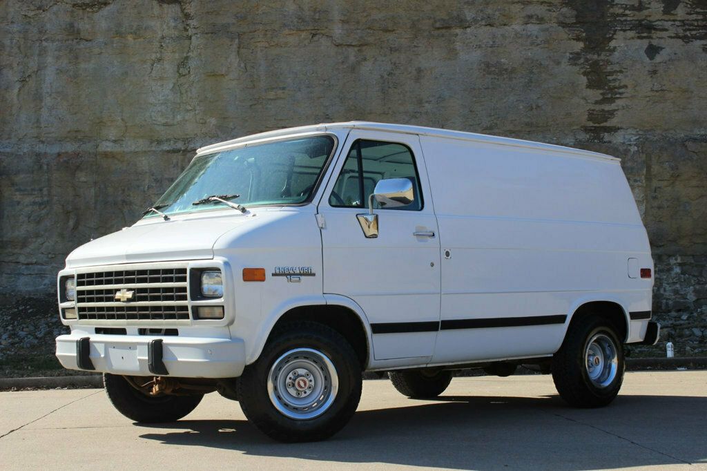 1995 Chevrolet Chevy Van G10 110" WB - 22760975 - 3