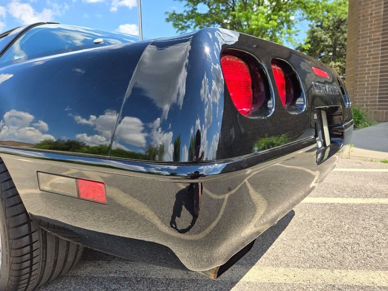 1995 Chevrolet Corvette 2dr Coupe - 22440671 - 23