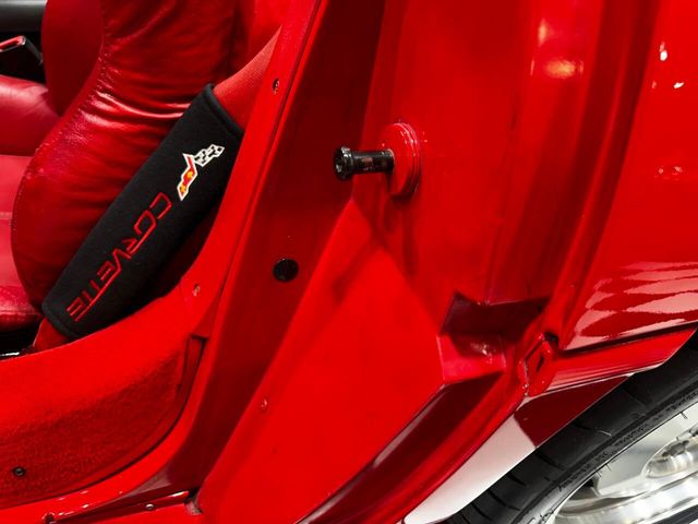 1995 Chevrolet Corvette Base 2dr Convertible - 22440388 - 23