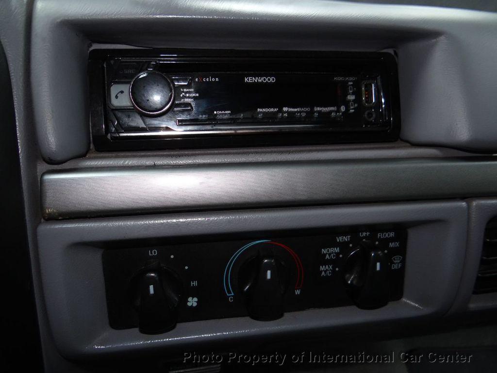 1995 Ford Bronco 105" WB XLT - 21929030 - 84