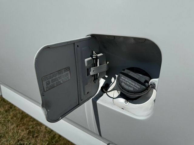 1995 Ford F-250 Base Trim - 22905901 - 13