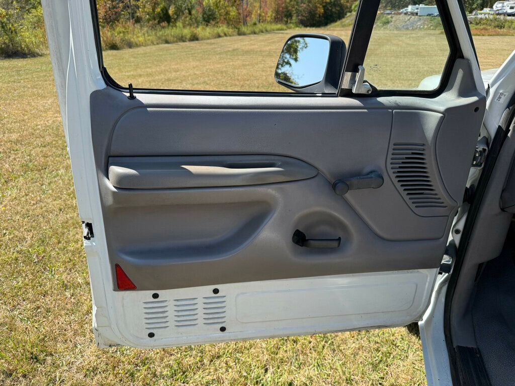 1995 Ford F-250 photo 15