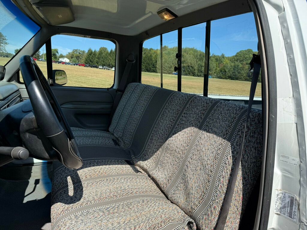 1995 Ford F-250 photo 16