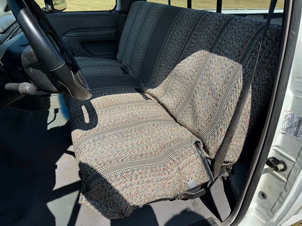1995 Ford F-250 photo 17