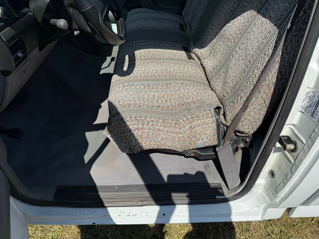 1995 Ford F-250 Base Trim - 22905901 - 19