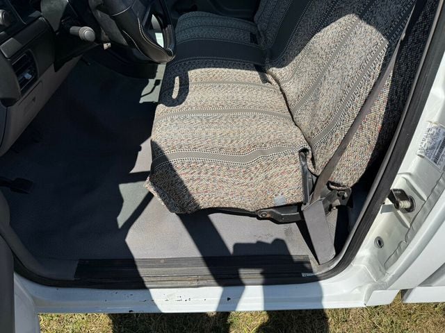 1995 Ford F-250 Base Trim - 22905901 - 19