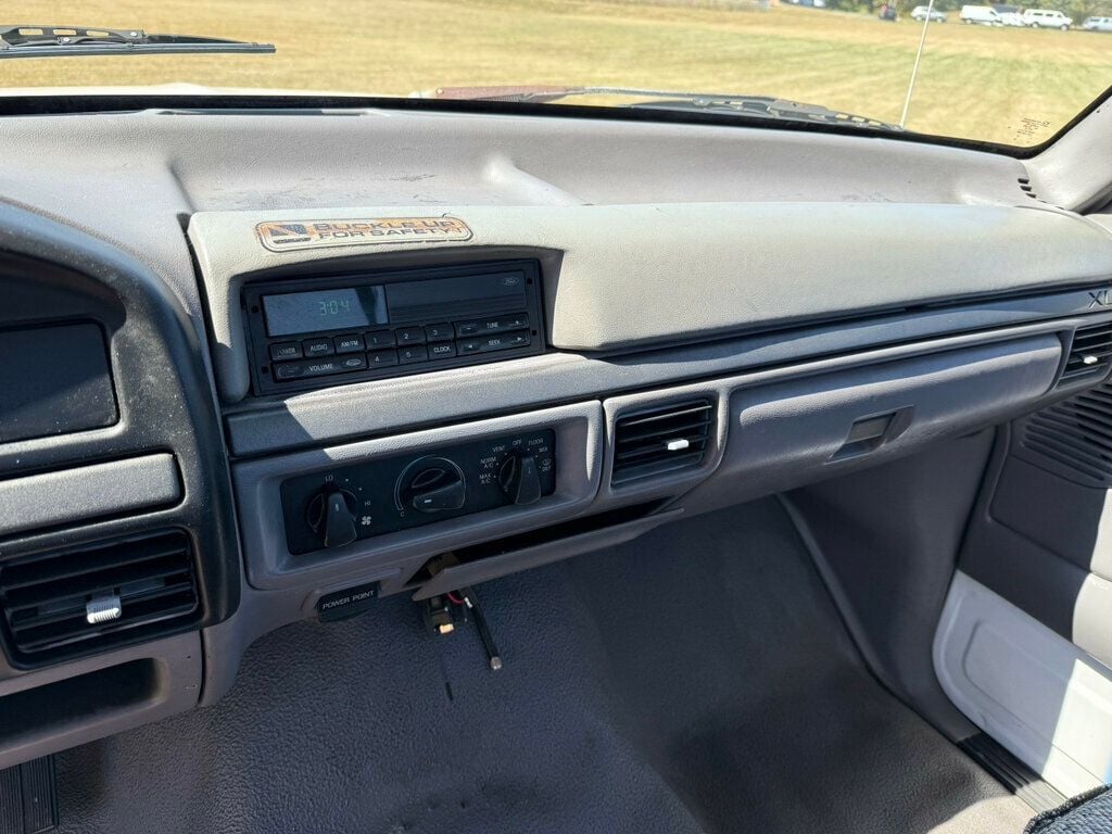 1995 Ford F-250 photo 23