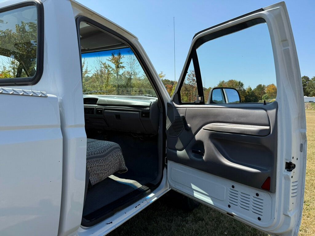 1995 Ford F-250 photo 25