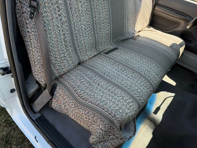 1995 Ford F-250 Base Trim - 22905901 - 31