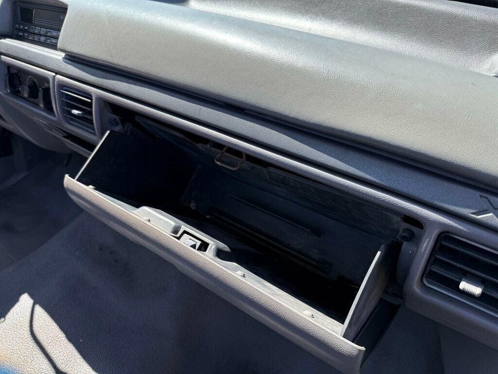 1995 Ford F-250 photo 30