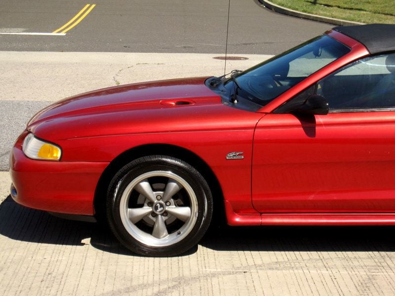 1995 Ford Mustang GT Convertible photo 9
