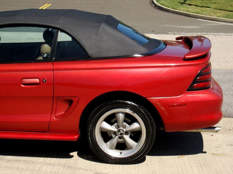 1995 Ford Mustang GT Convertible photo 10