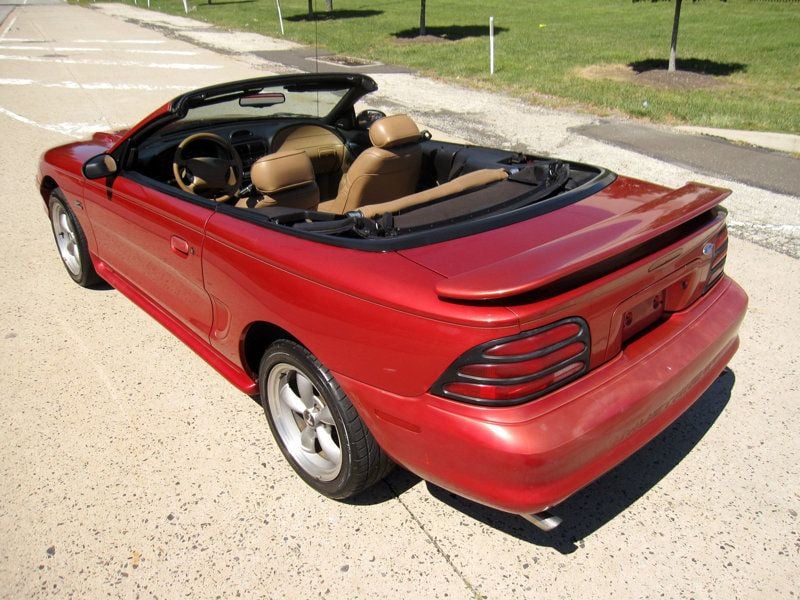 1995 Ford Mustang GT Convertible photo 17