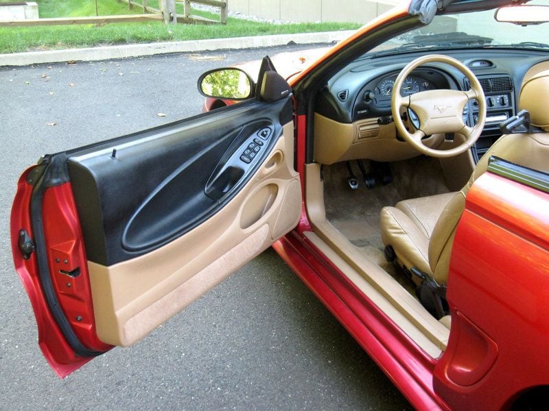 1995 Ford Mustang GT Convertible photo 18