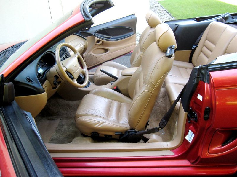 1995 Ford Mustang GT Convertible photo 19